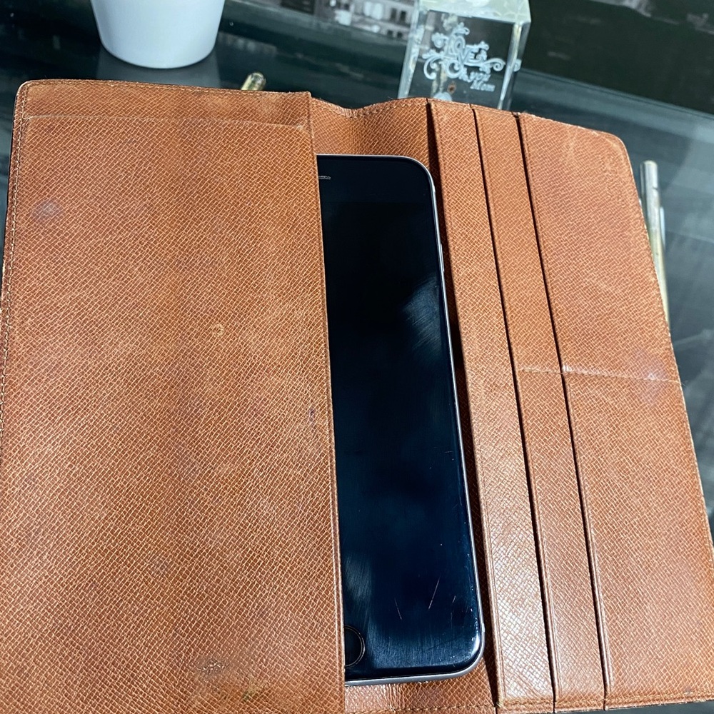 Authentic Louis Vuitton Monogram Checkbook/Phone Long Continental Wallet - Picture 4 of 17